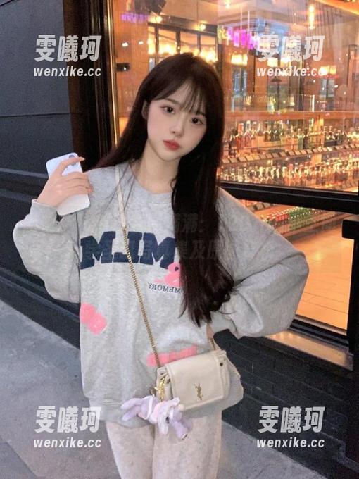 120斤的小王同学 微密圈 - 节日氛围满满:120斤的小王同学圣诞写真集及原图赏析