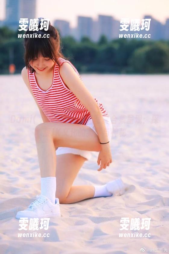 Dami(퀸다미)的无圣光写真合集呈现：探索JK文化的美丽与神秘