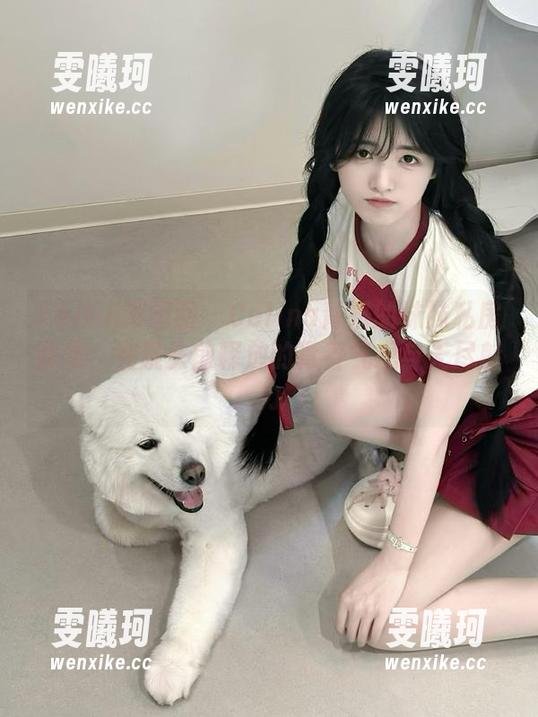 Feilin嗲囡囡-Celina青妍 Feilin嗲囡囡 - Celina青妍的妹妹私房图集:在镜头前释放的青春气息与无尽魅力