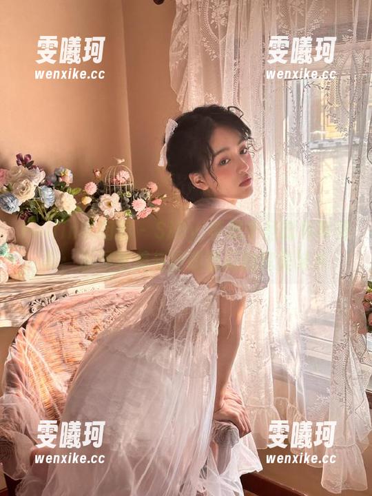 Feilin嗲囡囡-SiByl李思宁 Feilin嗲囡囡 - SiByl李思宁圣诞写真特辑:原图唯美与图册奇幻的完美结合