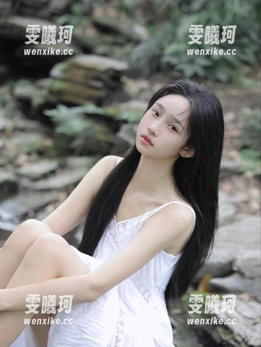 Feilin嗲囡囡-娜依灵儿 Feilin嗲囡囡 - 美丽与梦想:娜依灵儿旅拍高清原图带你领略世界的美好