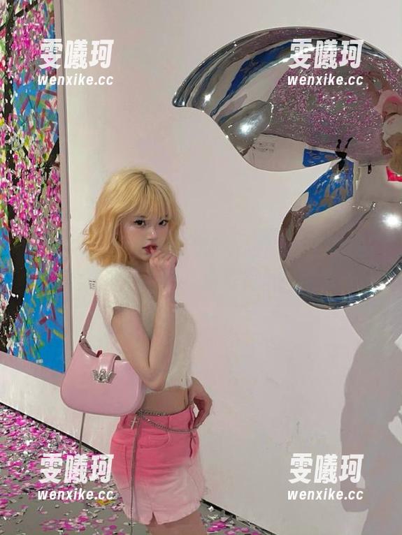 Feilin嗲囡囡-欣欣Rubybaby Feilin嗲囡囡 - 欣欣Rubybaby天使在镜头前展现魅力,高清写真带来视觉盛宴