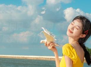 GIRLT果团网 – 精选何嘉颖体操服美图，感受青春力量与活力的碰撞