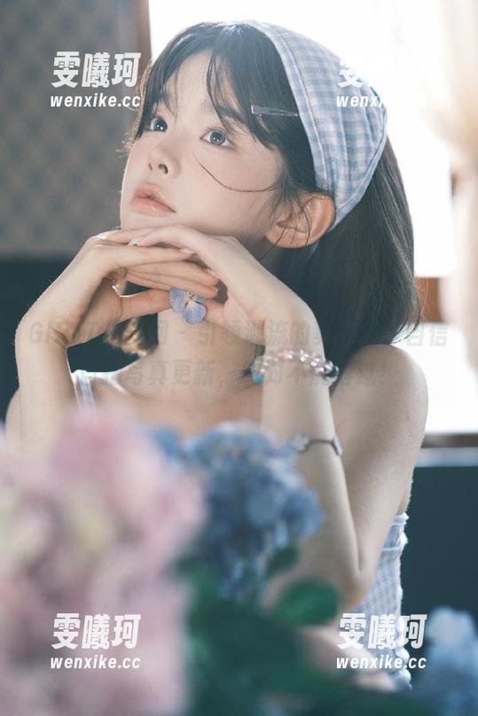 GIRLT果团网-莫雅淇 GIRLT果团网 - 引领潮流的莫雅淇,自信自拍写真更新,绝对不能错过!