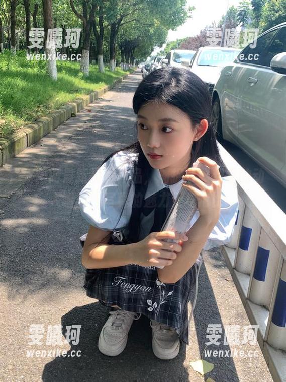 GIRLT果团网 果团网最新摄影作品,捕捉窄腰翘臀的动人瞬间,写真的魅力无与伦比。