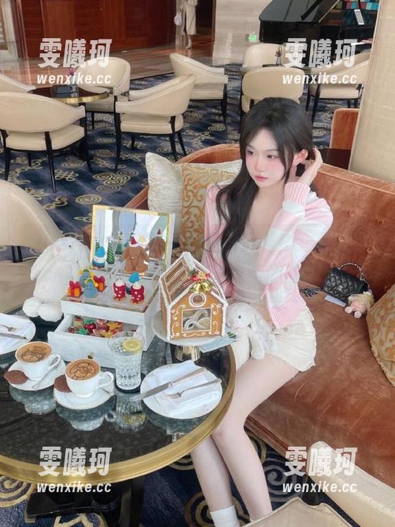 HuaYang花漾-小海臀Rena HuaYang花漾 - 验证小海臀Rena泳池私拍魅力,以图片记录瞬间的惊艳
