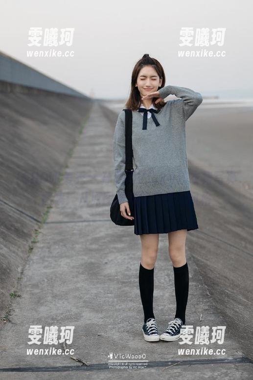 ISHOW爱秀-孙薇薇Vicky ISHOW爱秀 - 孙薇薇Vicky连衣裙写真图集:从原图看她的个性与风格