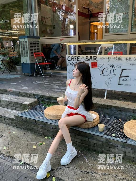 ISS山茶摄影 最新分享:山茶摄影带你进入性感黑丝的世界,忽略羞涩绽放魅力