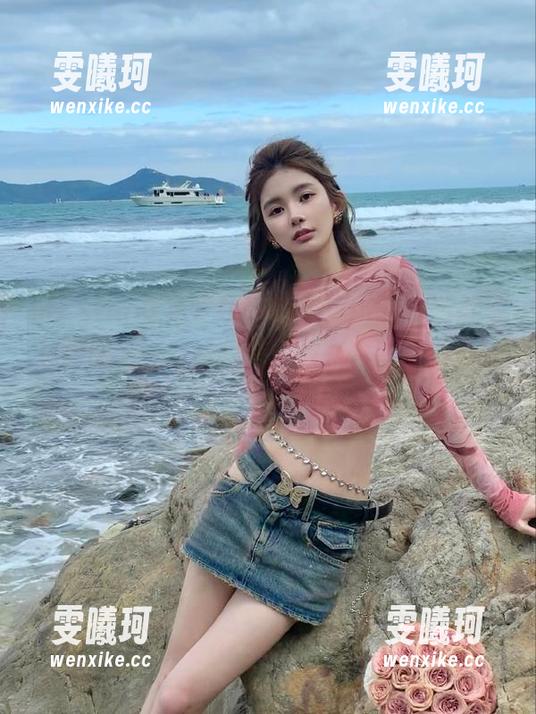 MFStar模范学院 - 白子嫣nicky短裤写真原图，一度让我考虑放弃衣柜里的冬装！
