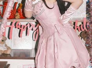 喵糖映画独家水手裙学妹写真，图库里藏着青春的秘密
