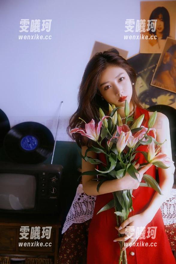 MiiTao蜜桃社-韵莉娜VANILLA MiiTao蜜桃社 - 韵莉娜VANILLA纯白写真:完美图包与资源的完美交融