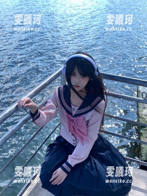SHENSHI绅士-奶瓶 SHENSHI绅士 - 奶瓶独家肉丝摄影:真实呈现的原图,免费下载,尽现艺术之美!