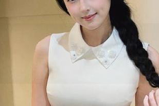 SIW斯文传媒 – 私拍原图中的思琪美足，真是一种无法言喻的诱惑，来的都是客！