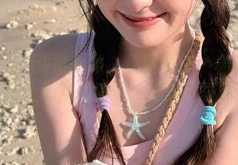 TouTiao头条女神 – 原图分享：杨曼妮在天台上的精彩瞬间，唯美写真展示