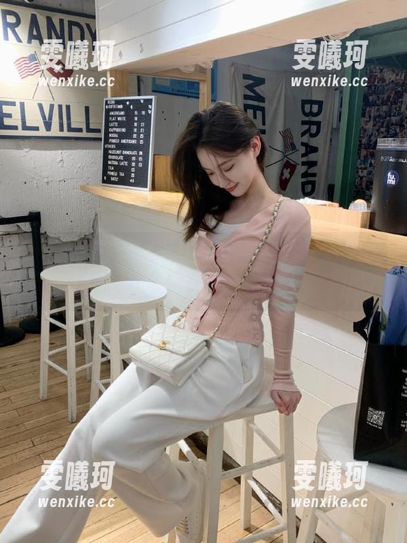 TouTiao头条女神-樊安妮 TouTiao头条女神 - 一同欣赏樊安妮的丝袜作品,分享她在时尚界的精彩瞬间