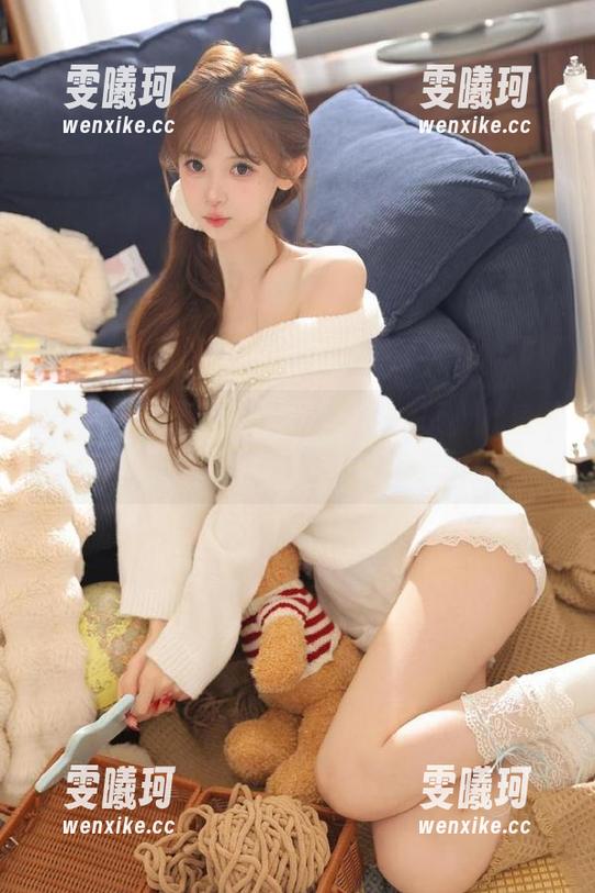 UGirls尤果网 - 跟着空姐张之龄，私房写真让你感受飞行的自由与美丽！