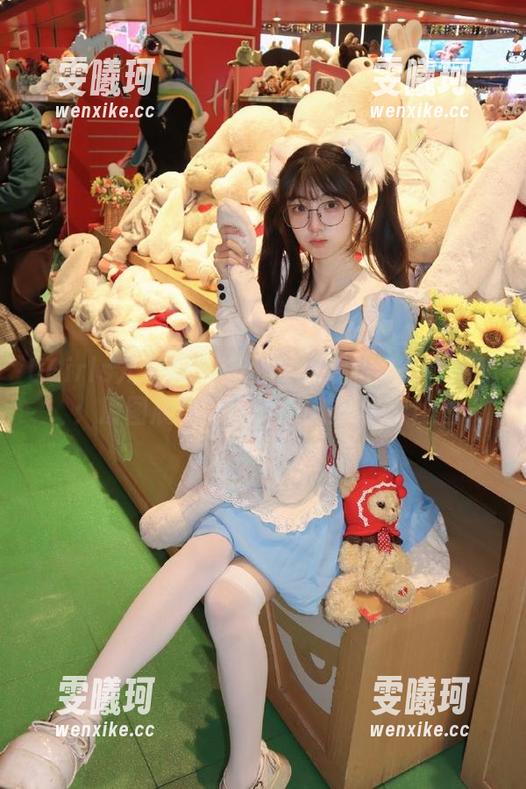 UGirls尤果网-李思宁 UGirls尤果网 - 李思宁女孩私房写真揭秘:原图展现青春的无限魅力与个性