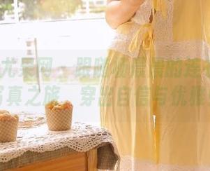 UGirls尤果网 – 跟随杨晨晨的连衣裙私房写真之旅，穿出自信与优雅！