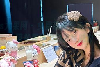 UGirls尤果网 – 免费带你走近沈诺馨女孩，图集展示她的独特魅力