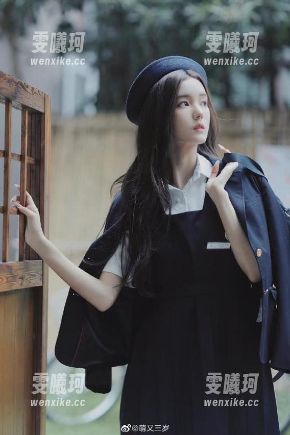 UGirls尤果网-芊小童 UGirls尤果网 - 发现职场之美:芊小童职业装写真合集带你领略时尚风潮