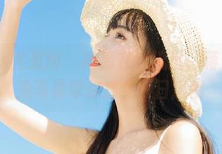 UGirls尤果网 – 高清在线流出，蒋贝贝泳池写真带你感受夏日风情