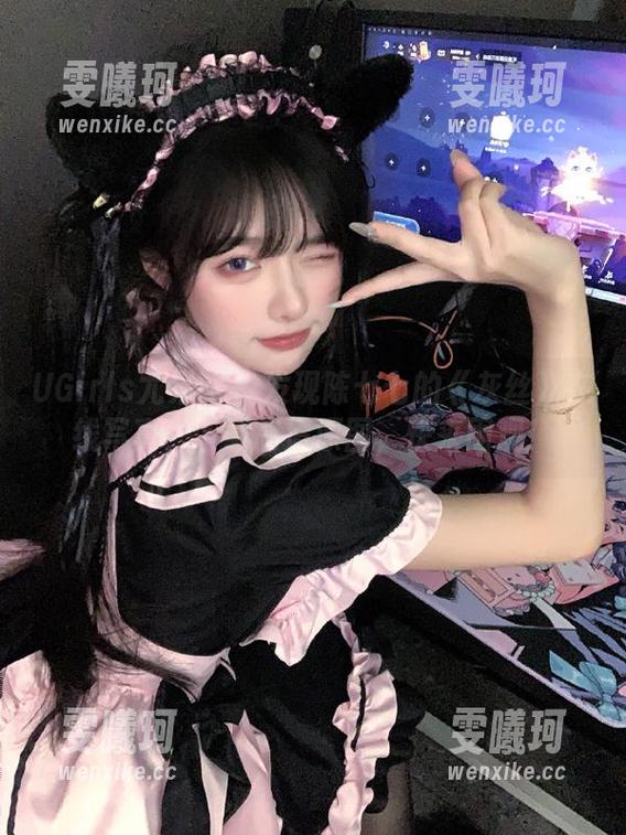 UGirls尤果网 - 发现陈七七的《灰丝》在线写真，下载高清原图，快来围观！