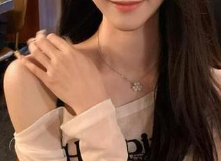 XINGYAN星颜社 – 与Erikaki一起感受黑白魅力：在线欣赏她精美异常的图片集
