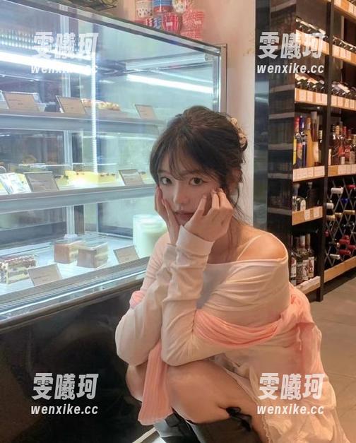 Xiuren秀人网-nancy小姿 Xiuren秀人网 - nancy小姿的私房美图分享:吊带风情展现动人曲线和优雅气质
