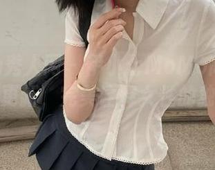 Xiuren秀人网 – 伊小七MoMo高跟鞋写真原图更新，完美诠释女性的独特风情