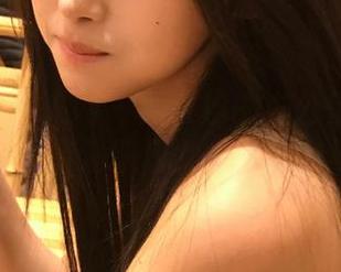 Xiuren秀人网 – 周慕汐的办公室故事：高清美图传递职场女性的力量与优雅