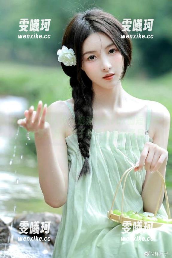 Xiuren秀人网-奈奈Fox Xiuren秀人网 - 邂逅奈奈Fox的短裤写真集,分享属于夏季的清新气息