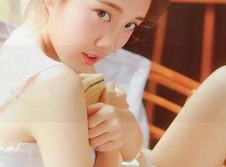 Xiuren秀人网 – 小肉肉咪的制服写真，带你走入美丽分享的时刻