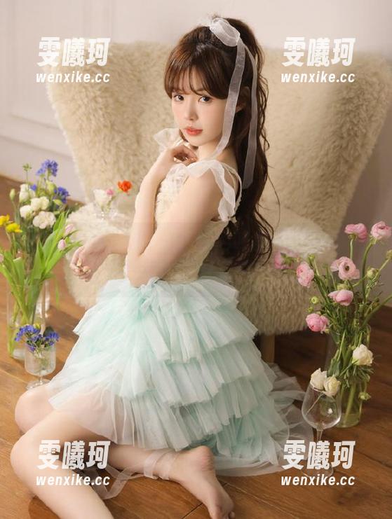 Xiuren秀人网-小肉肉咪 Xiuren秀人网 - 小肉肉咪的温柔套图合集,来看看我如何自嘲成一幅艺术品