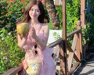 Xiuren秀人网 – 小薯条nienie夏日梦想：让心灵徜徉于这组绝美作品的套图之中