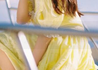 Xiuren秀人网 – 元气满满的悠悠YOYO制服图集：发现她与众不同的写真故事