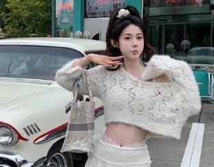 Xiuren秀人网 – 李丽莎定制和服作品，演绎出不一样的时尚与传统交汇
