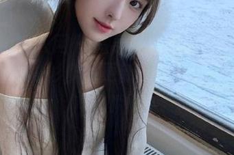 Xiuren秀人网 – 追寻灵感的旅程：杏子Yada的白衬衫作品更新，定格生活中最美的瞬间