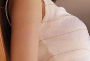 Xiuren秀人网 – 沉浸在楚恬Olivia的浴缸艺术中：原图写真展现的不仅是美丽