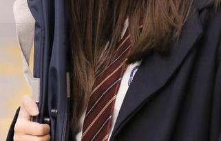 Xiuren秀人网 – 在短裙的微风中徜徉：玛鲁娜Manuela写真集原图，尽显轻盈与灵动之美