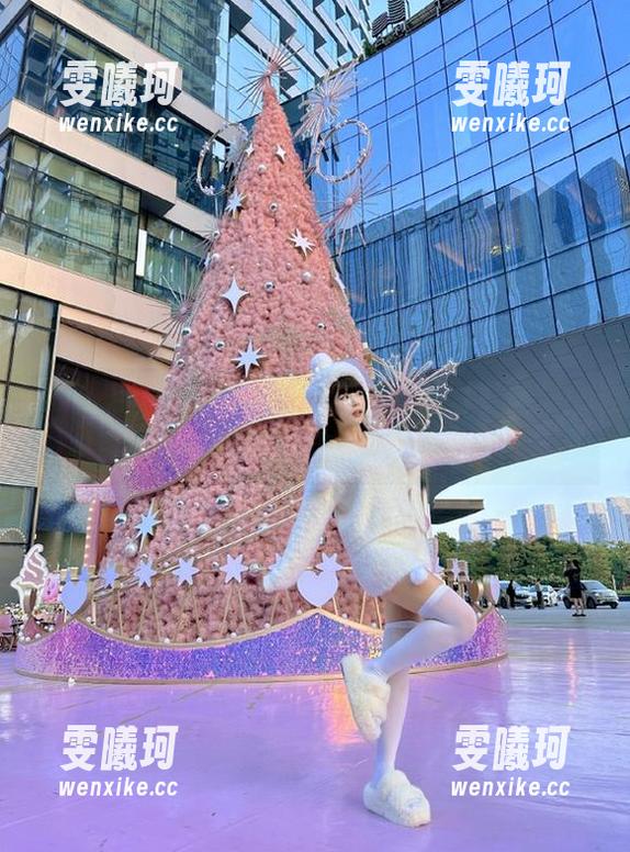 Xiuren秀人网-田兮白 Xiuren秀人网 - 田兮白黑丝的写真全集:时尚与艺术的完美结合