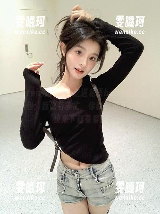 Xiuren秀人网-私语baby Xiuren秀人网 - 走进私语baby的办公室图包:我说有多忙,你就知道有多美,快来下载看看!