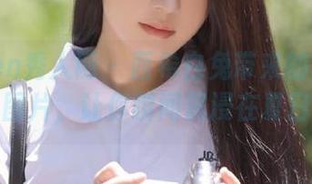 Xiuren秀人网 – 西希白兔带来的最新泳池写真图片，让你瞬间沉浸在夏日氛围中