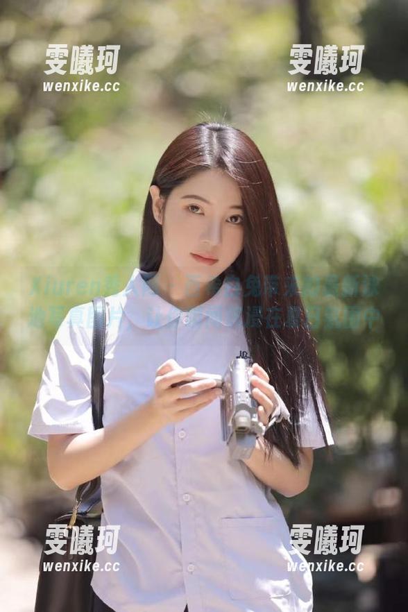 Xiuren秀人网-西希白兔 Xiuren秀人网 - 西希白兔带来的最新泳池写真图片,让你瞬间沉浸在夏日氛围中
