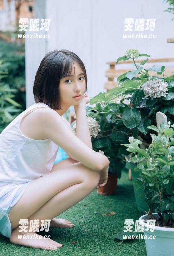 Xiuren秀人网-金幼汐Vivian Xiuren秀人网 - 定制个性化金幼汐Vivian灰丝写真:图片记录她的时尚与韵味