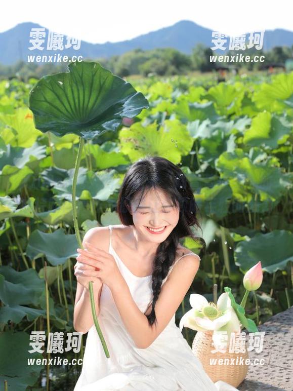 Xiuren秀人网-陆萱萱 Xiuren秀人网 - 记录“陆萱萱少女”的独特瞬间:作品原图让你领略年轻的魅力
