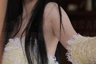 Xiuren秀人网 – 细腻解析龙雪儿花嫁全套原图，发现她的美丽背后的故事