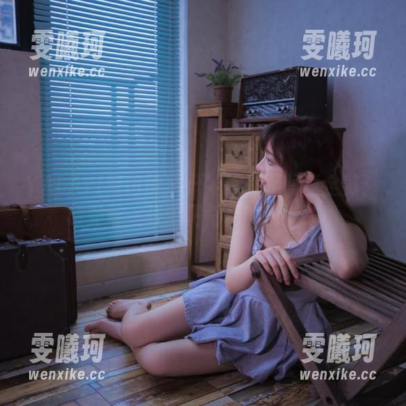 YALAYI雅拉伊-严冰冰 YALAYI雅拉伊 - 严冰冰美足写真全览:感受每一张原图背后的动人故事