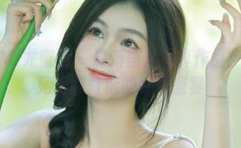 YouMi尤蜜荟 – 最新黑丝写真作品：黄歆苑为你打造的视觉盛宴