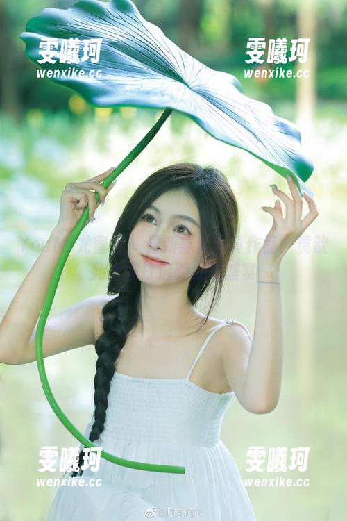 YouMi尤蜜荟-黄歆苑 YouMi尤蜜荟 - 最新黑丝写真作品:黄歆苑为你打造的视觉盛宴