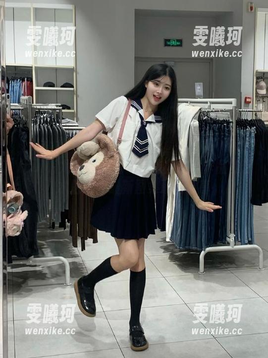 YouMi尤蜜荟-黄歆苑 YouMi尤蜜荟 - 探索黄歆苑黑白作品的艺术魅力:最新图集原图分享